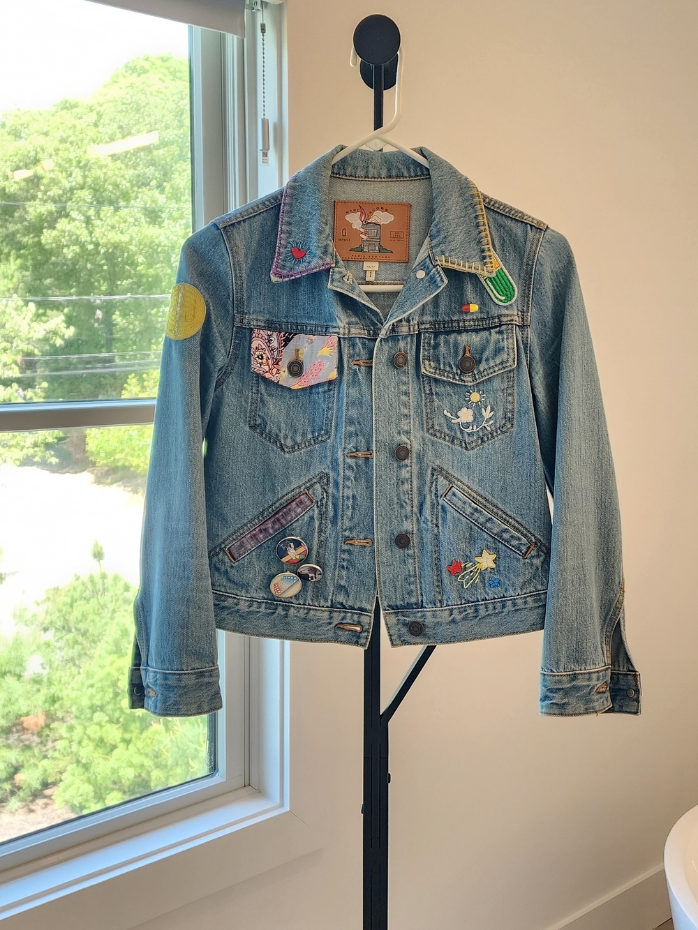 Marc Jacobs Light Blue Embroidered  Denim Jacket with Multicolor Patches Size XS - Picture 10 of 11